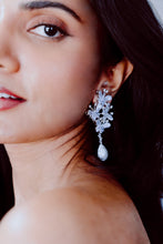 Load image into Gallery viewer, BUTTERFLY DROP EARRINGS