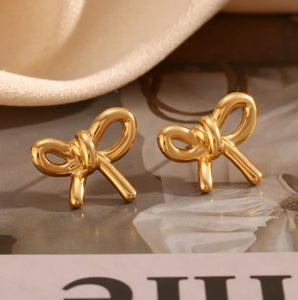 GOLD BOW STUDS