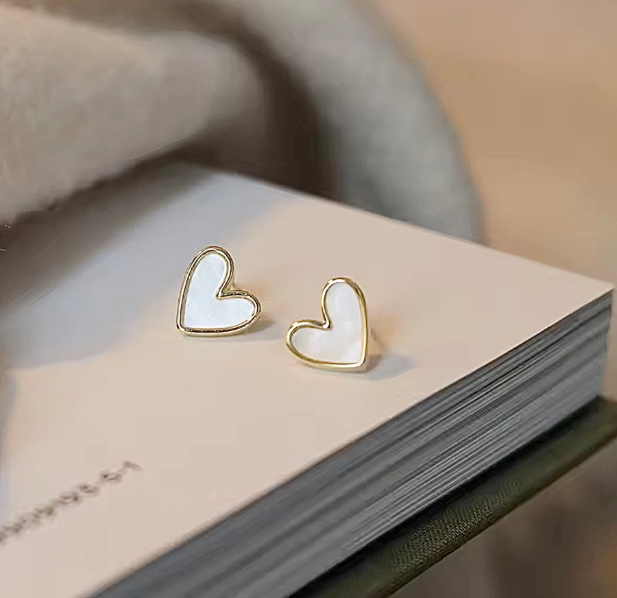 Loveshell Studs
