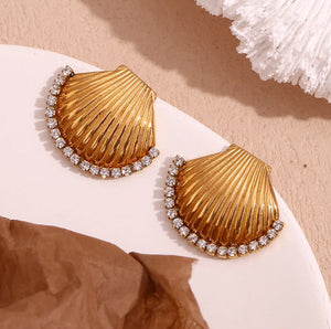 SEASHELL STUDS