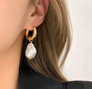 Sol Pearl Hoops