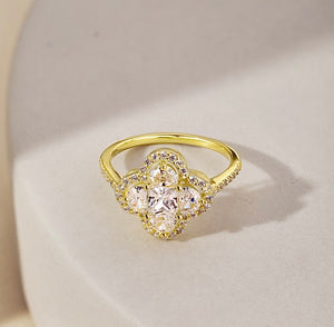 Clover Ring