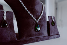 Load image into Gallery viewer, THE EMERALD DROP SET
