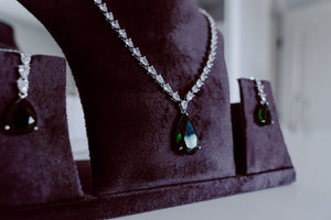THE EMERALD DROP SET