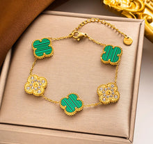 Load image into Gallery viewer, CLOVER BRACELET
