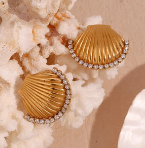 SEASHELL STUDS