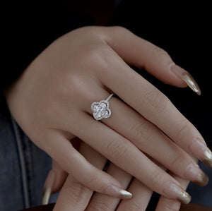 Clover Ring
