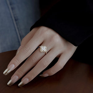 Clover Ring
