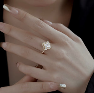 Clover Ring