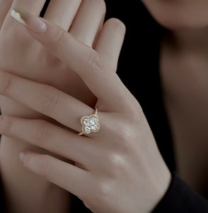 Clover Ring