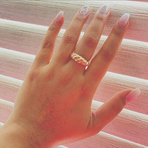 Domino Ring