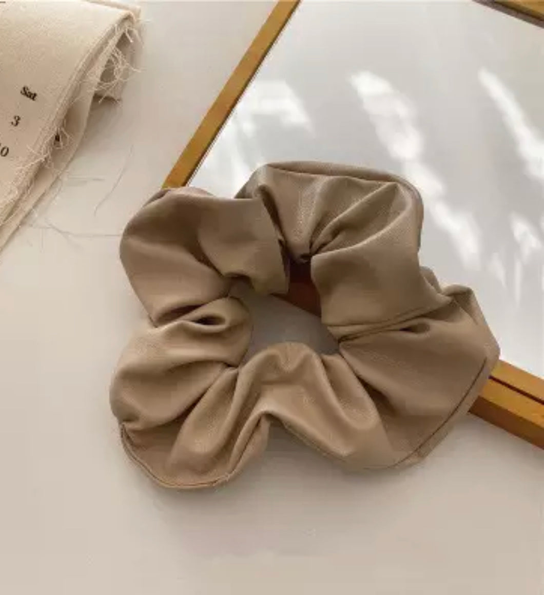 LEATHER SCRUNCHIES