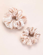 Load image into Gallery viewer, SILKY SCRUNCHIES
