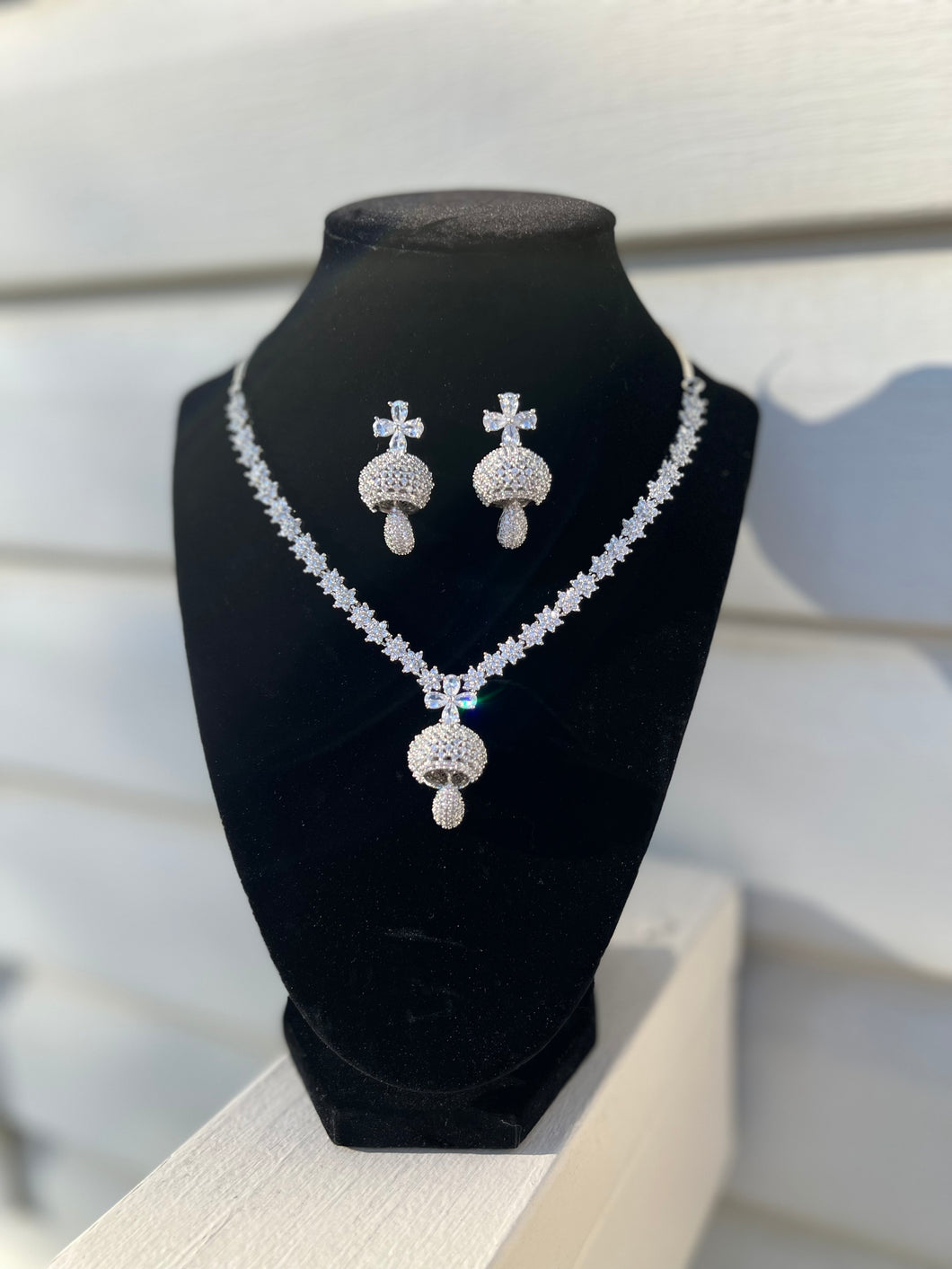 THE ARSHIA SET