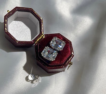 Load image into Gallery viewer, KENDALL STUDS
