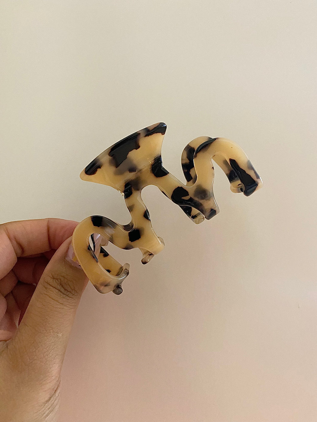 LISA HAIR CLAWS