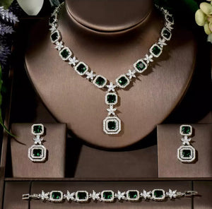 THE LUVELLE SET